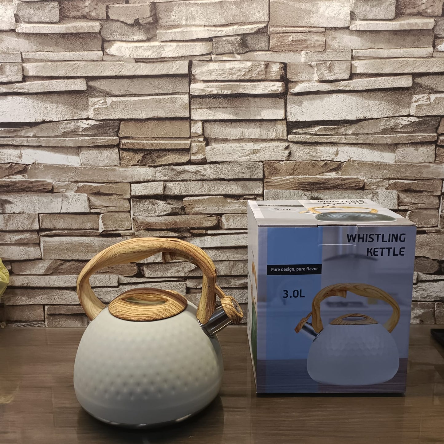 WHISTLING TEA KETTLE 3.0 LITERS