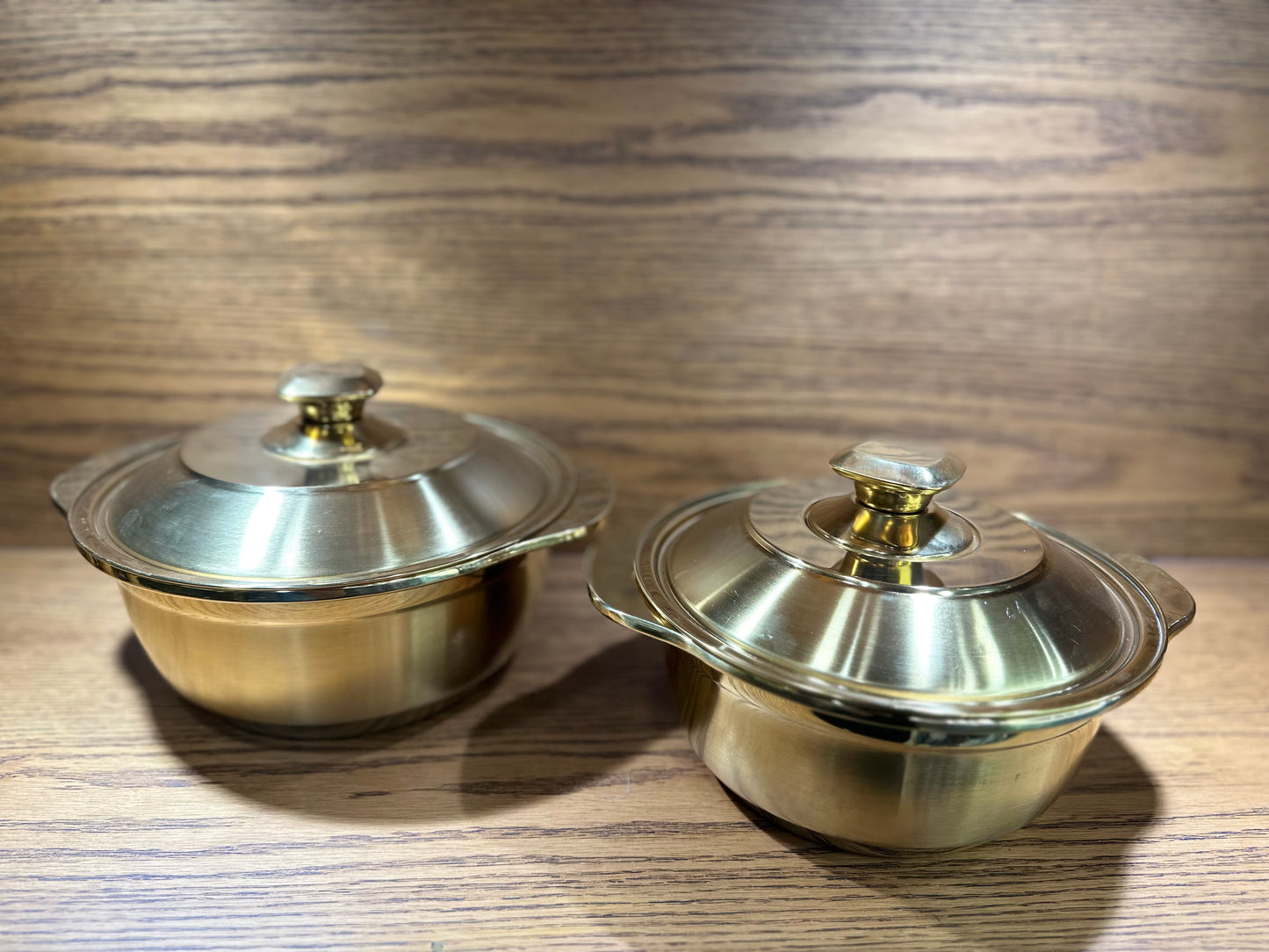 Elegant and Stylish Golden Pots For Serving
