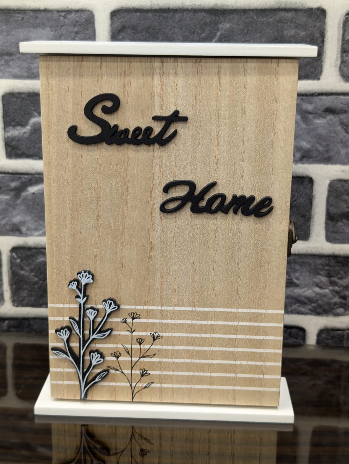 Wooden Home Key Holder Box – Decorative Wall-Mounted Key Cabinet